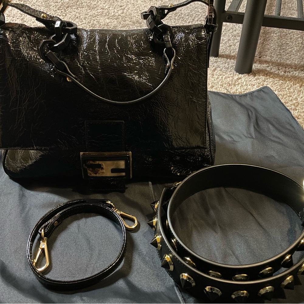 Fendi Mamma Baguette Black Patent Leather Shoulder Bag